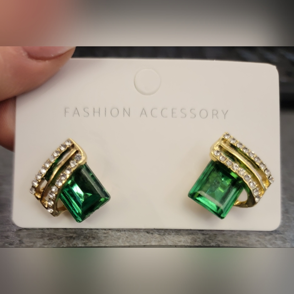 Elegant Green and Gold Earrings